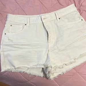 Shorts. Primark. Cream